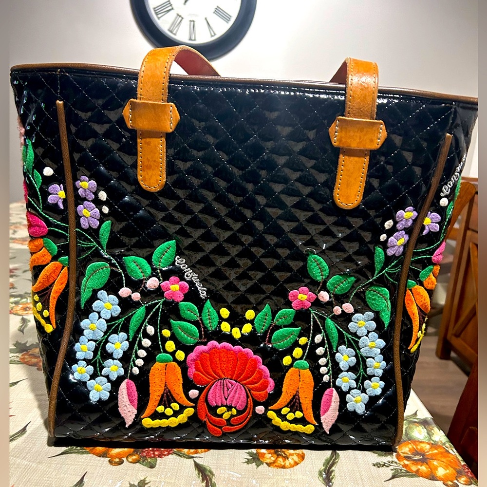 La Reina Classic Tote by Consuela lightly used